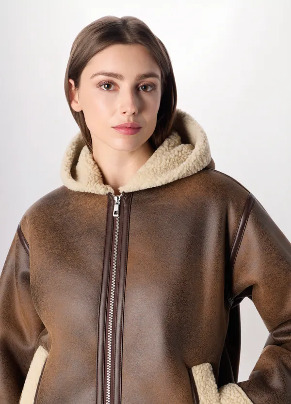 Ženska jakna od umjetnog krzna s kapuljačom