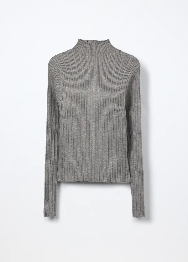 Pulover s povišenim ovratnikom