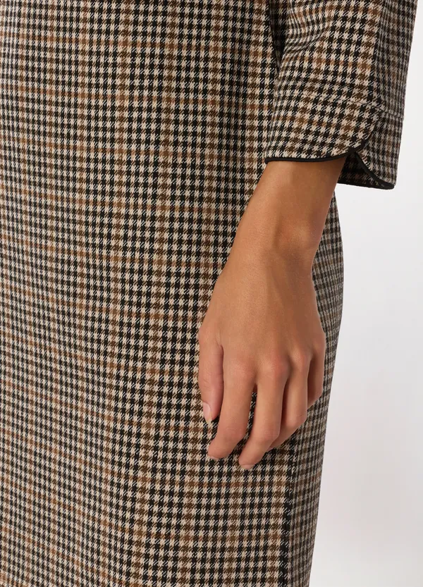 Kratka ženska haljina s jacquard uzorkom