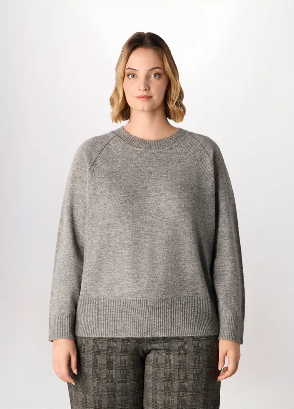Ženski pulover s raglan rukavima